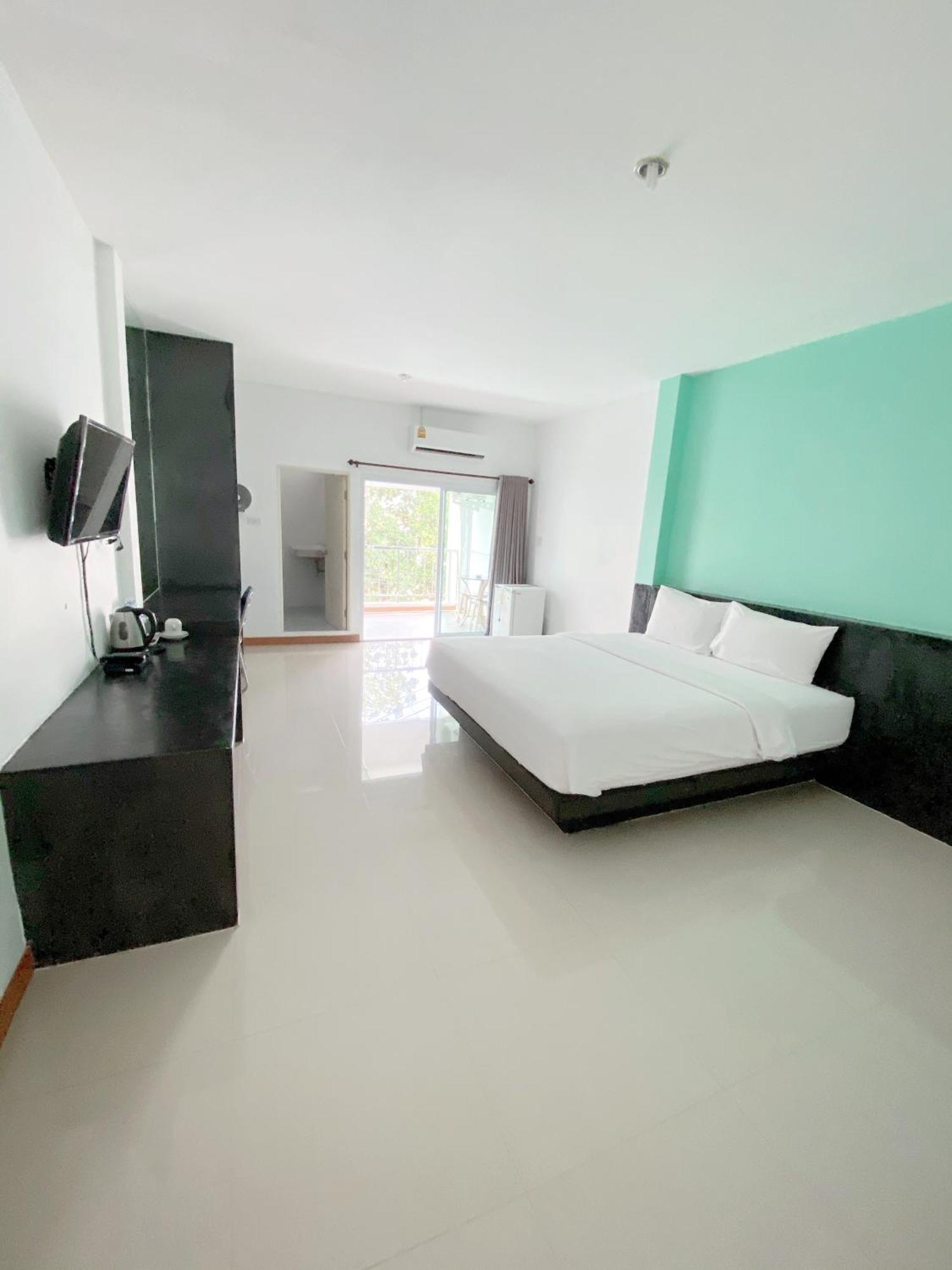 Tanatnan Hotel Ranong Eksteriør bilde